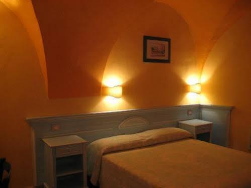 Sa Balza Guest House بوسا المظهر الخارجي الصورة