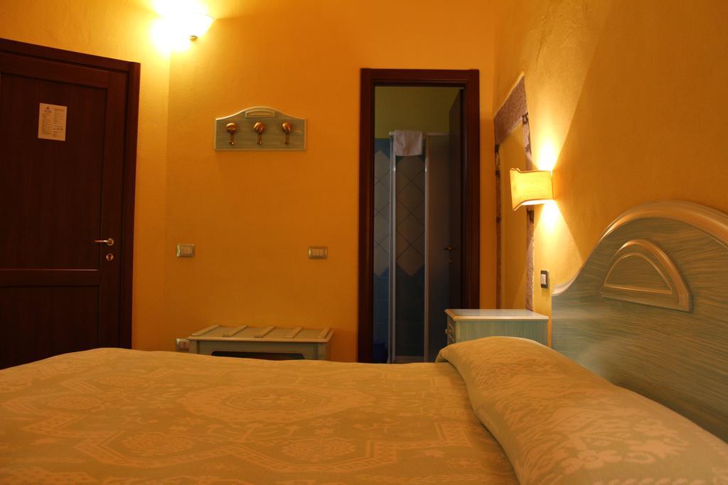Sa Balza Guest House بوسا المظهر الخارجي الصورة