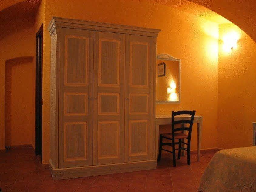 Sa Balza Guest House بوسا المظهر الخارجي الصورة