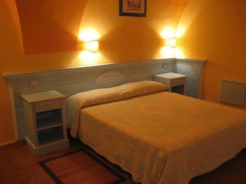 Sa Balza Guest House بوسا المظهر الخارجي الصورة