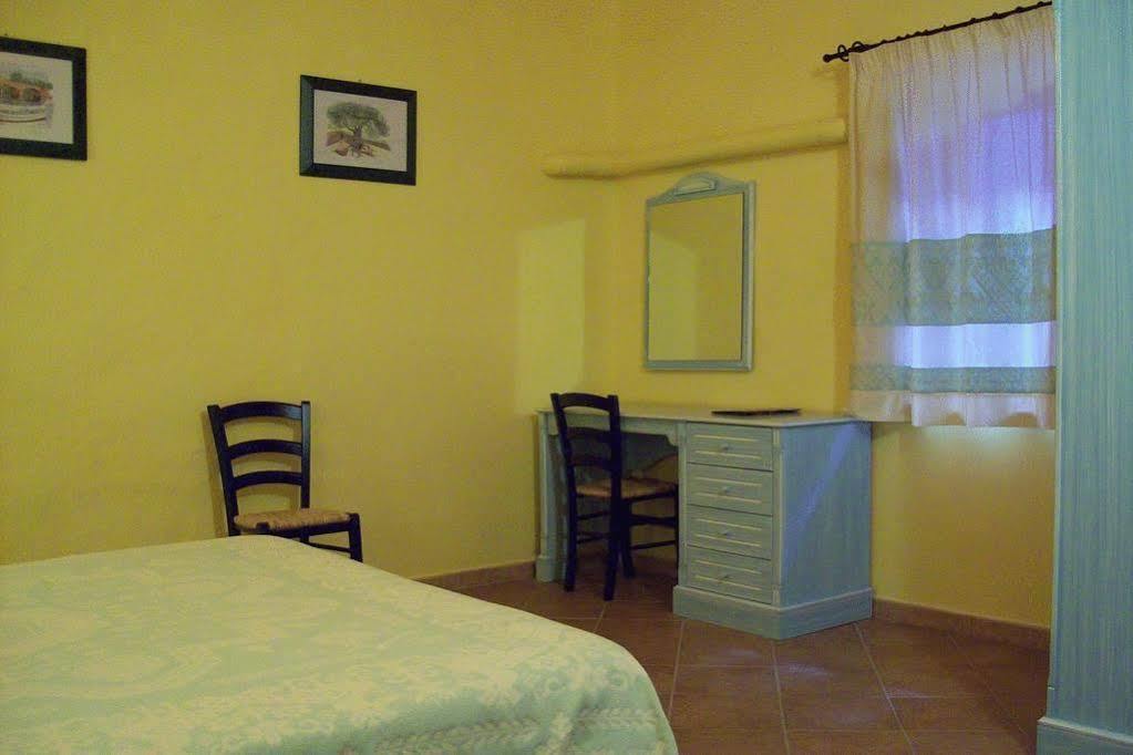 Sa Balza Guest House بوسا المظهر الخارجي الصورة